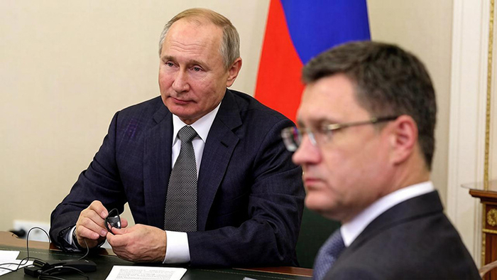 Владимир Путин и Александр Новак на совещании в Кремле. Источник: пресс-служба президента России