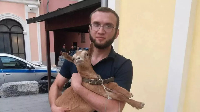 С козой по Красной площади