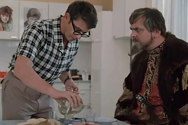 кадр из советского кинофильма про алкашей