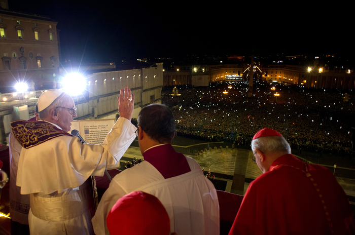  ������ ��������� ���� ��������� �� ������� ������ ������� �����. ��������: Osservatore Romano / REUTERS.