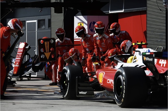 ������� ������: ����� �������� (Ferrari �44) �� ���-����. ������ ���������� �������� ����� ������ ��� �������.