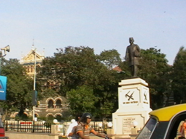 �� ������ ������. �������� ��� ������� ������ (Lal Bahadur Shastri monument) � ������ ����-�������� ������� ����� ���������� ����� �� ���