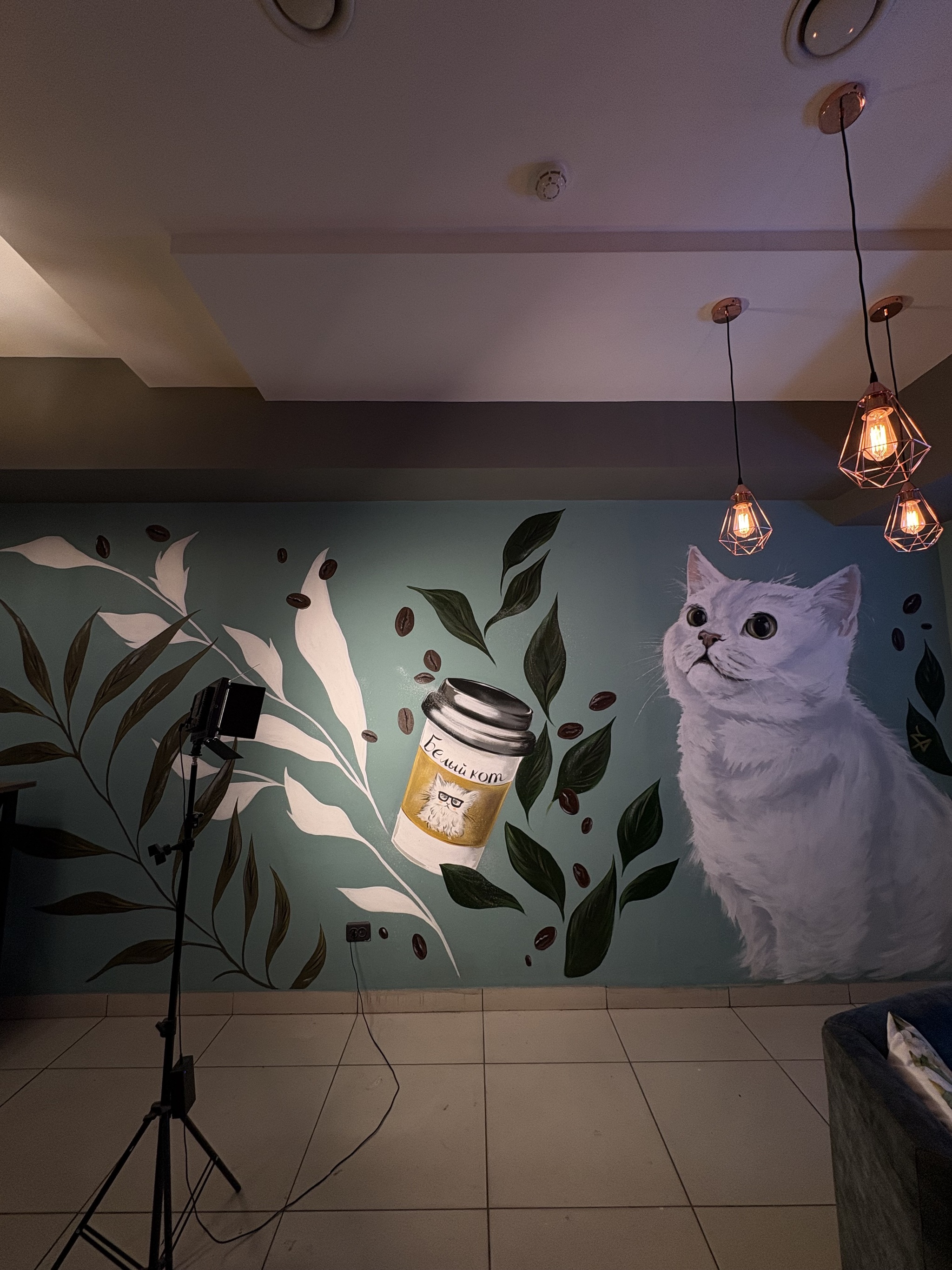 I drew on the walls in a coffee shop. - Beginner artist, Artist, Girl with tattoo, Painting, Longpost, cat