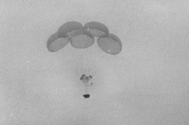 How Vasily Margelov's son and a former construction battalion soldier parachuted inside a BMD for the first time, and what space technology has to do with it. - Airborne forces, Landing, Vasily Margelov, Longpost, Telegram (link), Yandex Zen (link), MAX messenger (link)