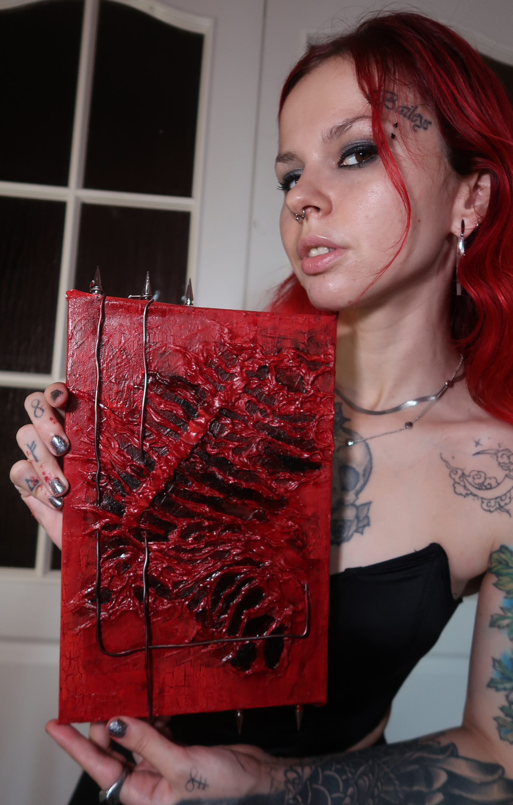 I found a painting on the street. I took it. I decided to fix it. - My, Creation, Creative people, Girl with tattoo, Gothic, Art, Modern Art, Sculpture, Horror, Longpost