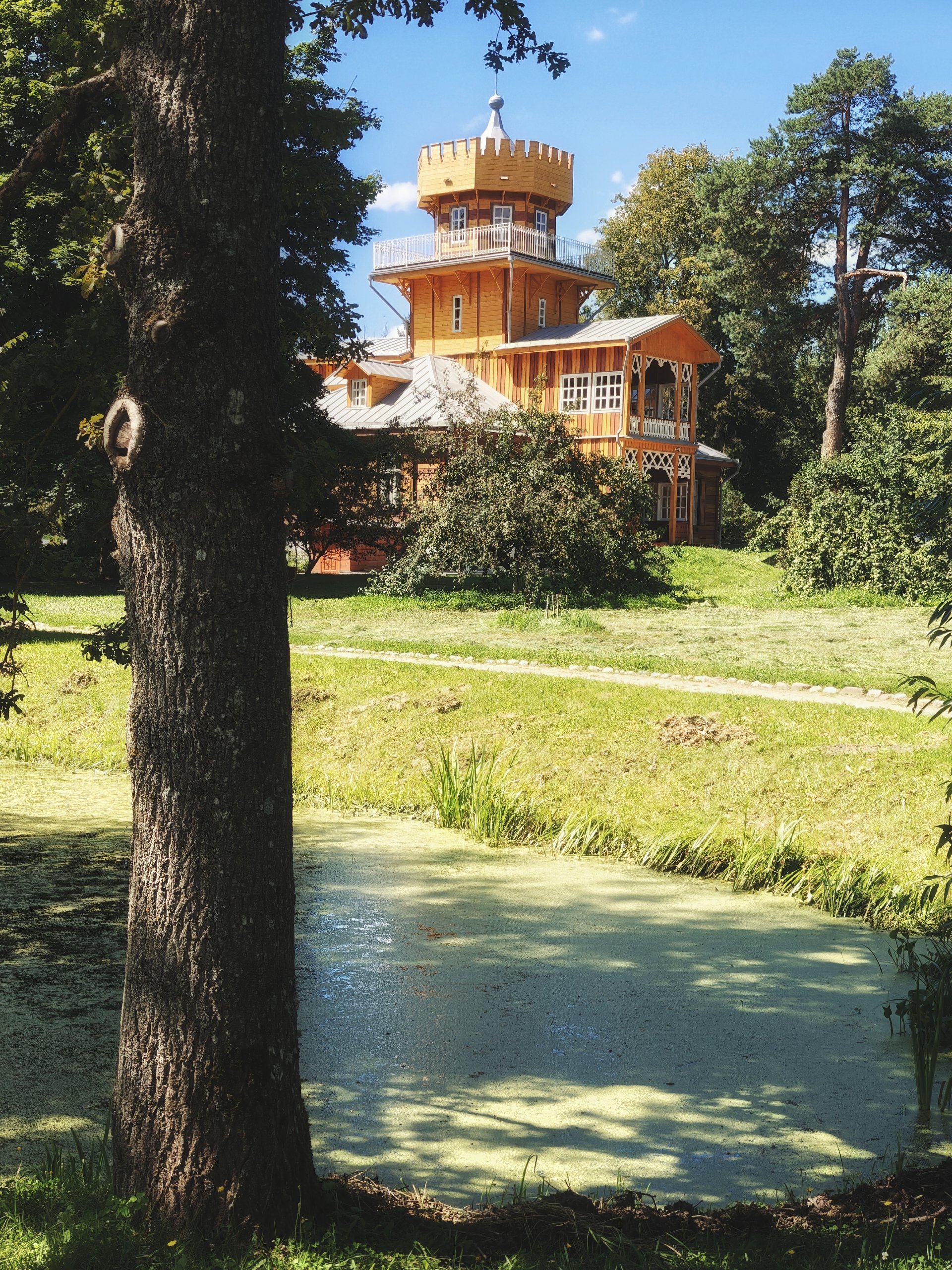 Ilya Repin's estate Zdravnevo - Series Summer landscape, My, The photo, Mobile photography, Vitebsk region, Manor, Ilya Repin, Architecture, The park, Pond, Landscape, Beautiful view, Travels