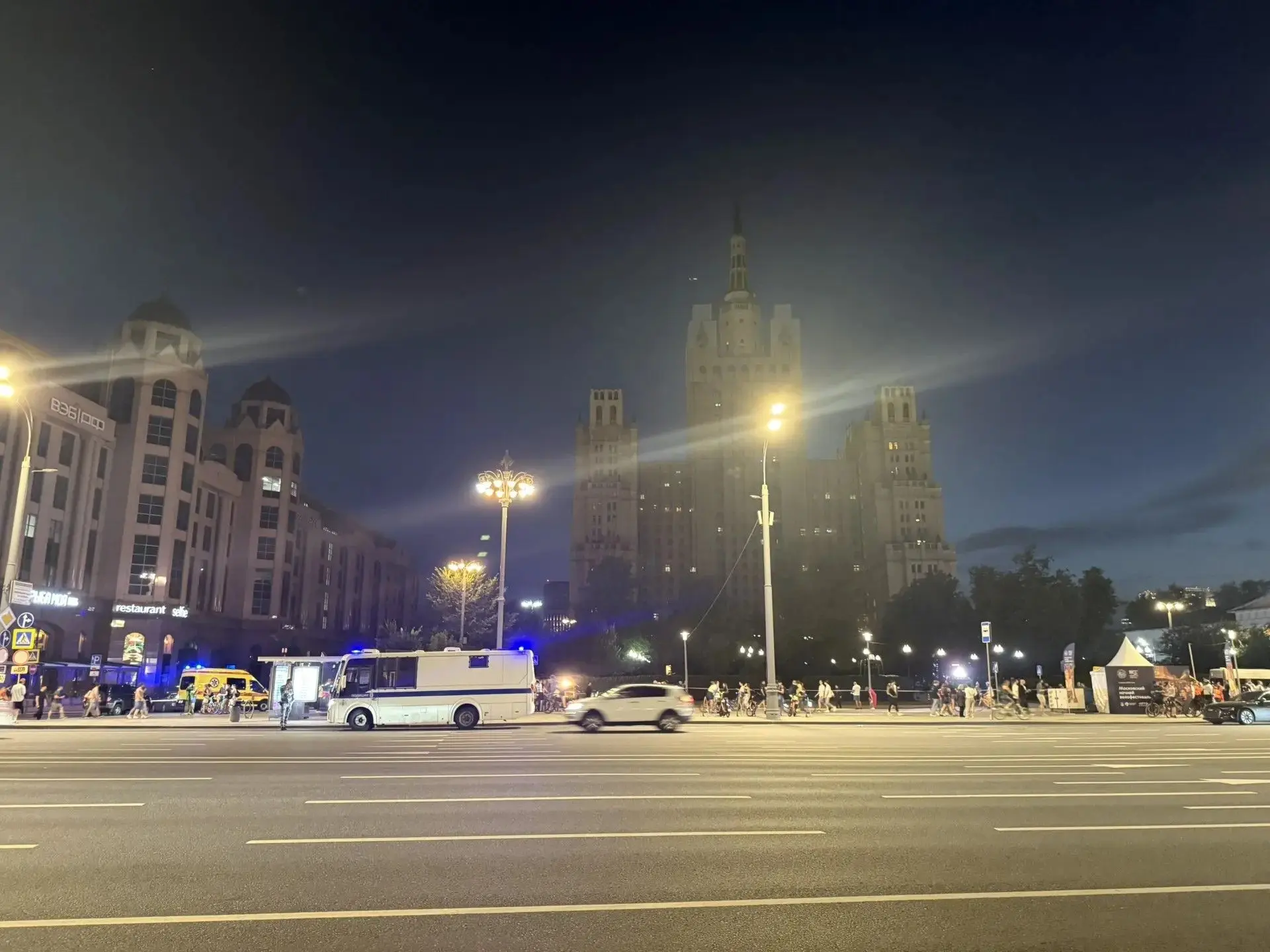 An explosion occurred at a restaurant on Kudrinskaya Square in Moscow. There are casualties. - My, Moscow, Negative, Explosion, Terrorist attack