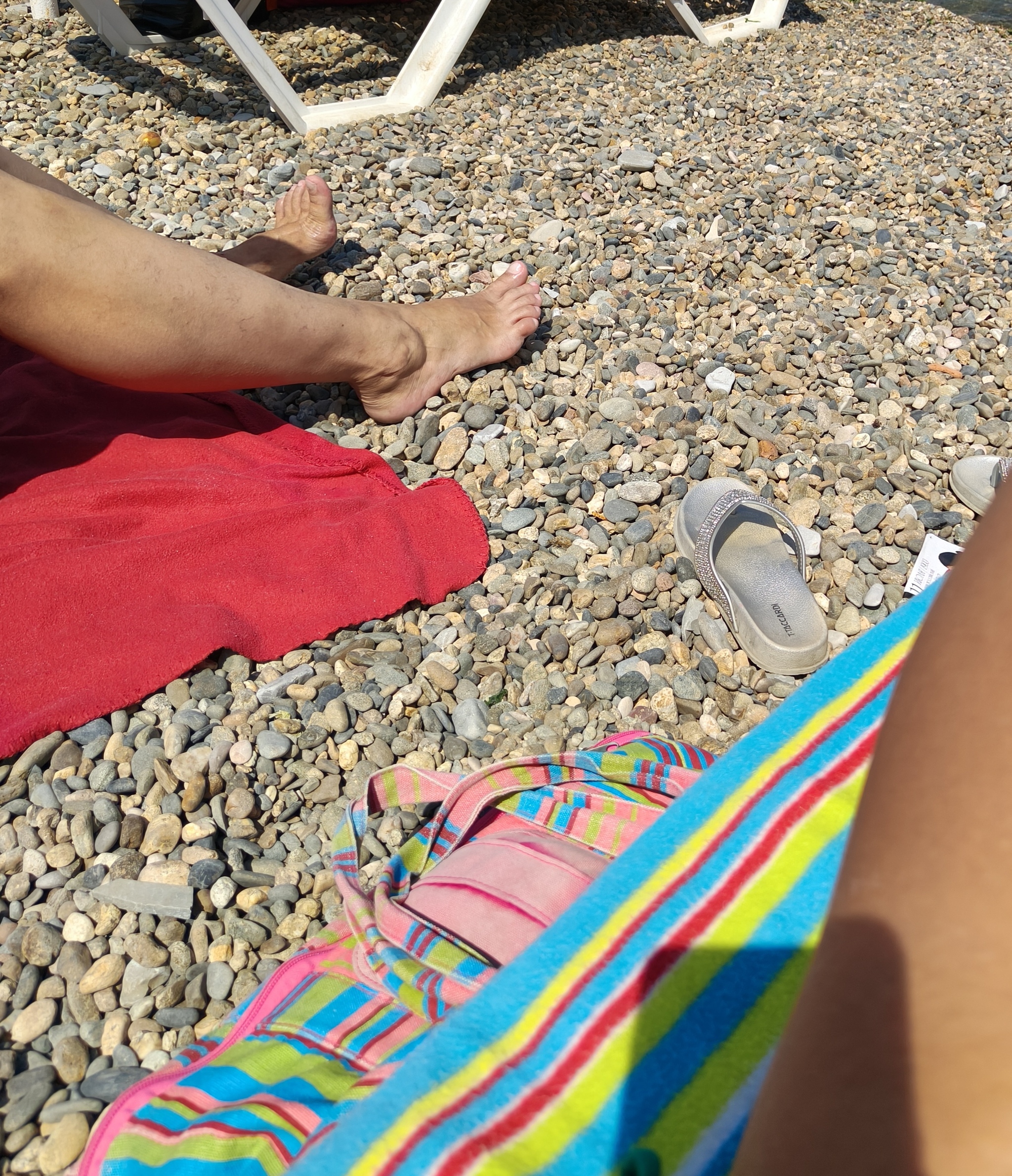 Why do people sit as close as possible on the beach? - Question, Beach, Relaxation, Vacationers