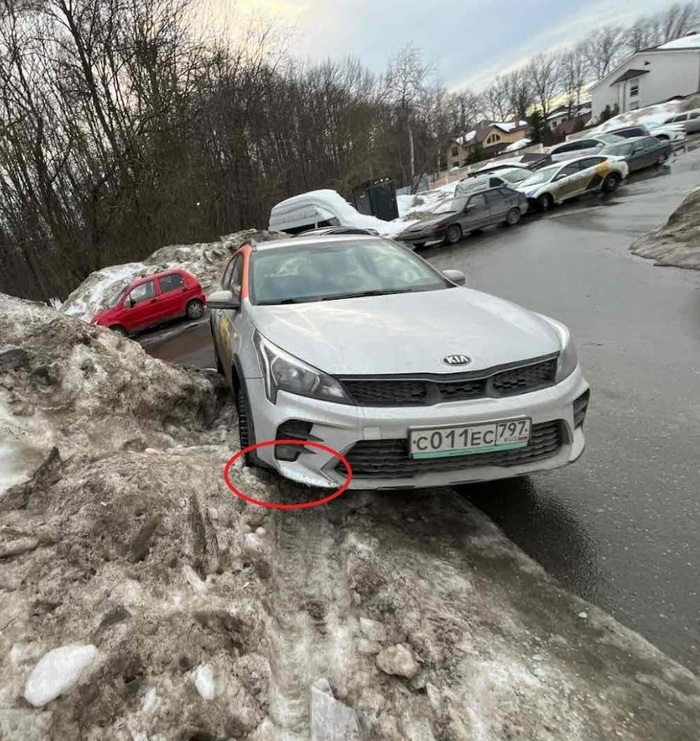 фото ПОСЛЕ, видите ли вы повреждения на сумму 39 646? А по мнению делимобиля, они есть.