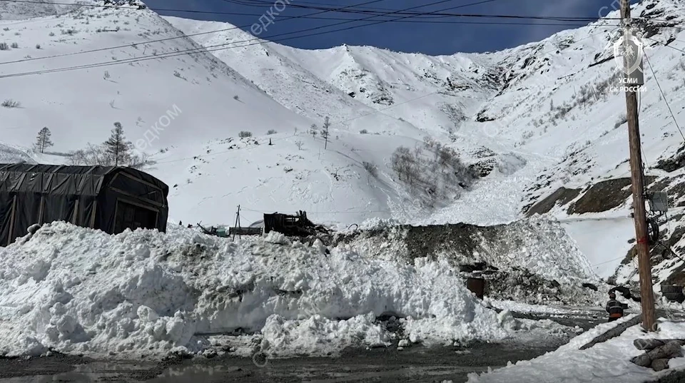 I felt a strong blow, and we were carried away: A Siberian man miraculously survived an avalanche – four days later, six people died there. - My, Negative, Buryatia, Accident, Longpost