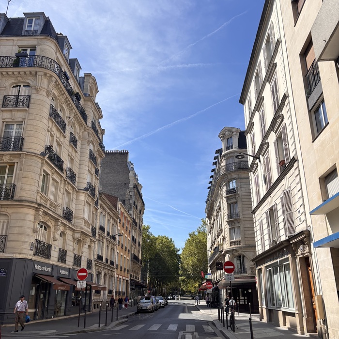 Le ciel est bleu. Paris