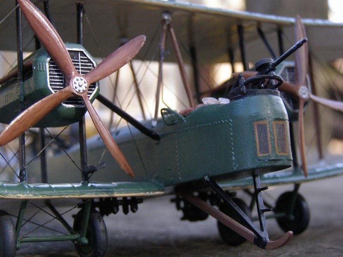 Модель самолета Vickers Vimy. Восточный Экспресс, масштаб 1:72.