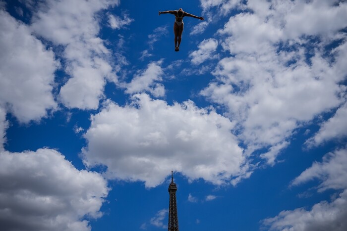 Aurelien Morissard / AP