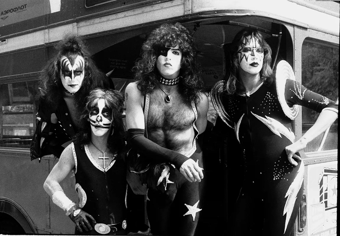 Kiss. ������, 1976.