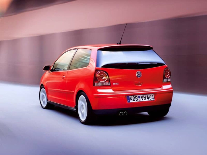 ������ ��������� Polo GTI ���������� ����������� ����������, ��������������� ���������� ��������������: ������� BBS, ������� �������� ��������� � ������������ �������� GTI.