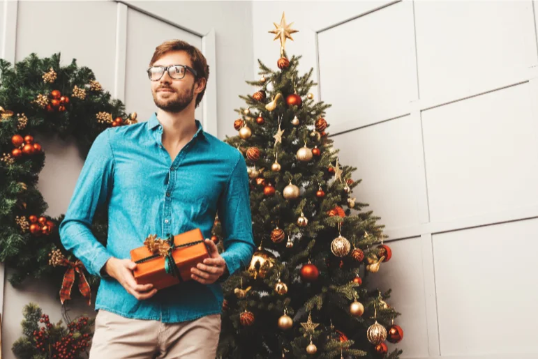 Что подарить мужу на Новый год 2026: оригинальные идеи подарков супругу