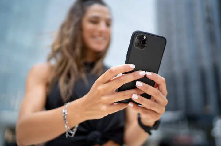 ТОП-16 лучших смартфонов до 60000 рублей в 2026 году