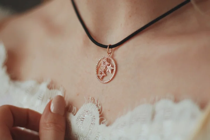 Парные подвески: символы, которые всегда рядом