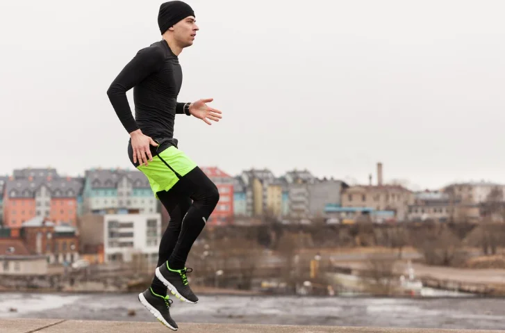 Как одеваться для бега весной в разную погоду