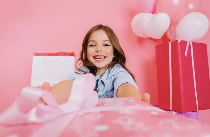 100 идей подарков для девочки на 8 марта