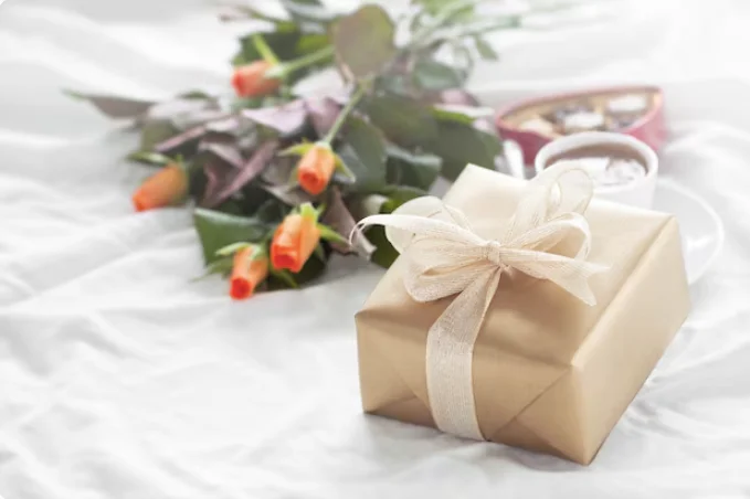ТОП-160 идей подарков на свадьбу